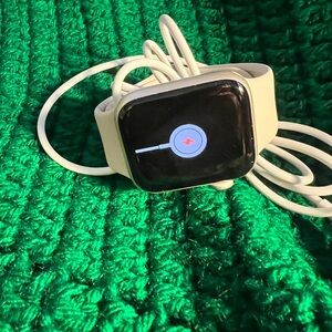 Apple Watch SE 2nd Gen 40mm GPS + Cellular Aluminum Case - Starlight *READ*